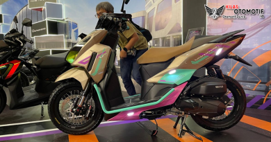 Cara Paling Mudah Menggunakan Standar Tengah di Motor Matik.